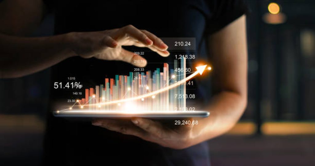 Entenda como as startups de e-commerce ganham mercado ao focar nichos, experiência do cliente e estratégias ágeis.